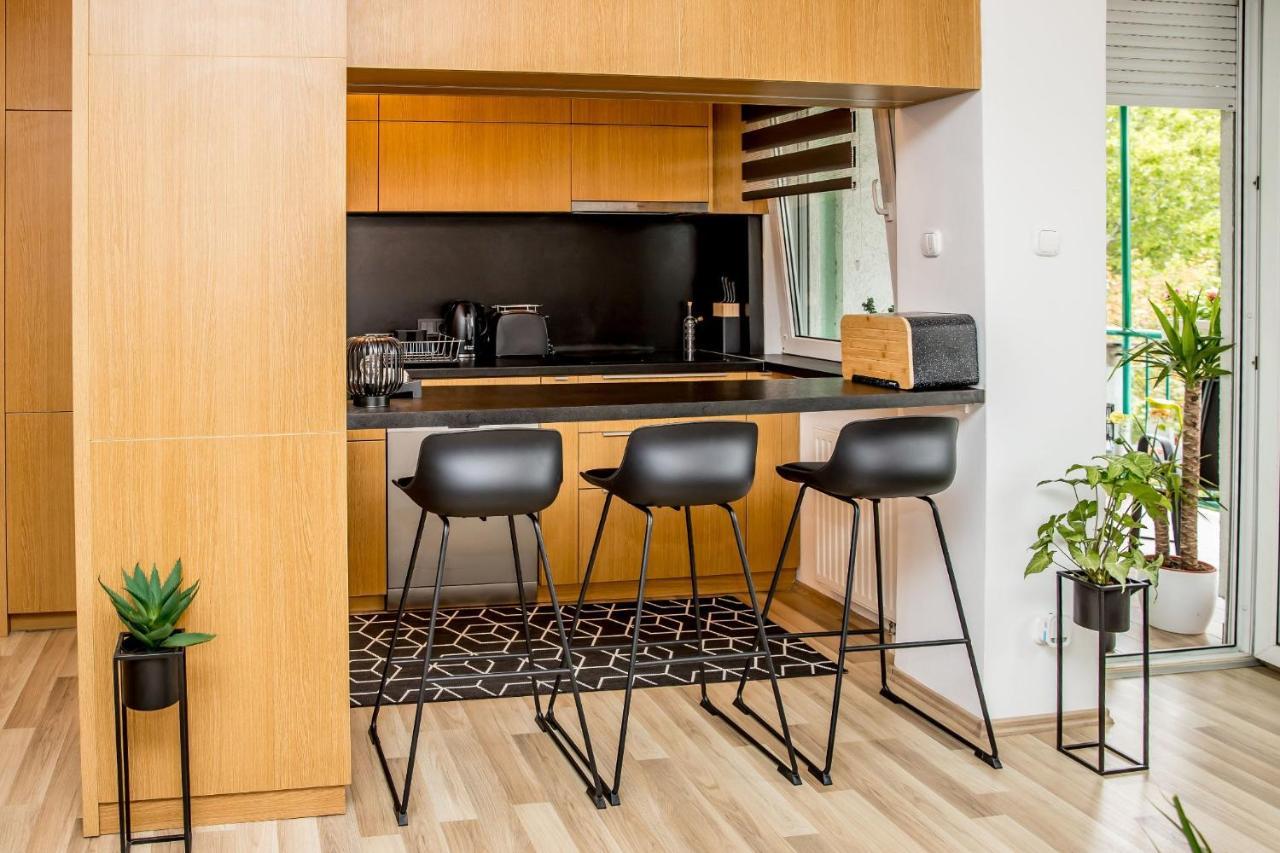Rose Gold Apartment Залаэгерсег Экстерьер фото